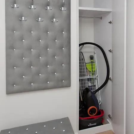 E012 Polanki Aqua 公寓 *